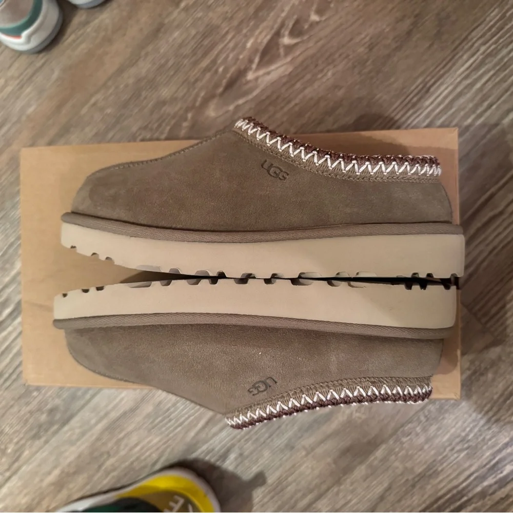 Uggs— Tasman in Taupe - Picture 5 of 7